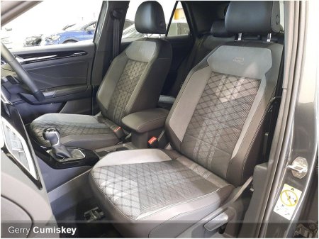 2025 Volkswagen T-Roc - thumbnail 2