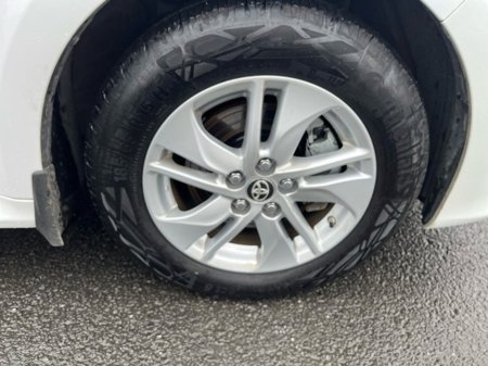 2025 Toyota Yaris - thumbnail 15