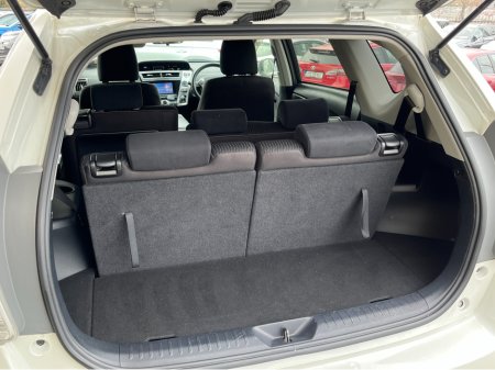 2018 Toyota Prius+ - thumbnail 8