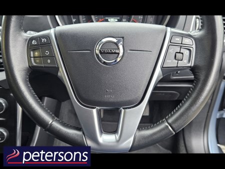 2017 Volvo V40 2.0 D2 MOMENTUM NAV + 120BHP 5DR €12,950 thumbnail