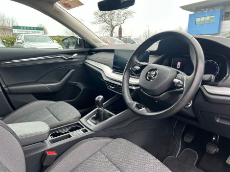 2023 Skoda Octavia - thumbnail 6