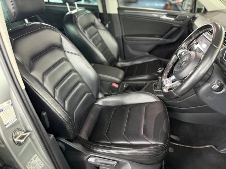 2018 Volkswagen Tiguan - thumbnail 23