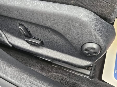 2016 Mercedes-Benz C Class - thumbnail 8