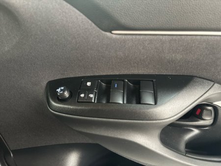 2024 Toyota Yaris Cross - thumbnail 16