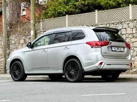 2019 Mitsubishi Outlander - thumbnail 8