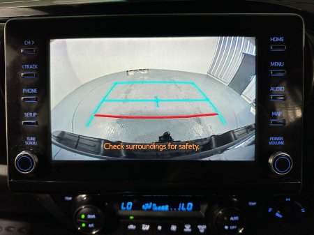 2022 Toyota Hilux Invincible 2.4 D4D Auto Double Cab €36,800 thumbnail