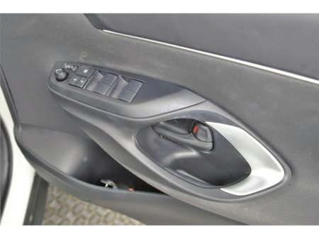 2022 Toyota Yaris Cross - thumbnail 30