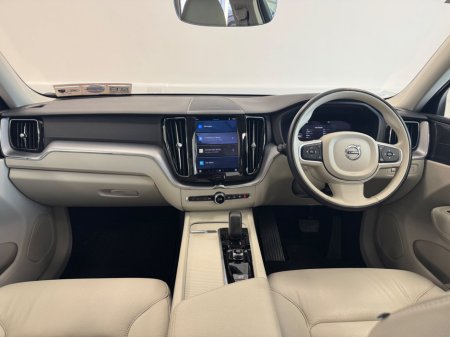 2022 Volvo XC60 - thumbnail 10