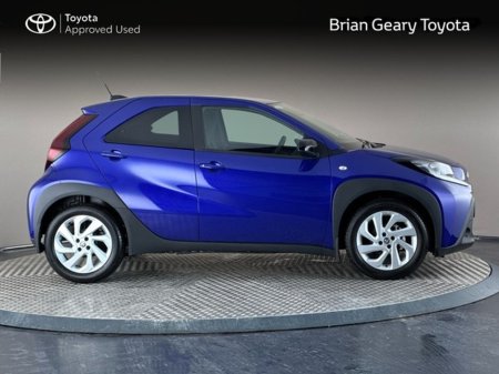 2025 Toyota Aygo X PULSE *VERY LOW KMS* €21,950 thumbnail