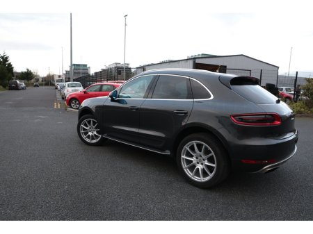 2018 Porsche Macan  €45,000