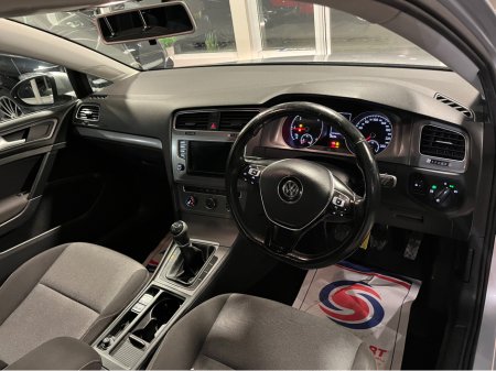 2017 Volkswagen Golf TRENDLINE 1.6 TDI MANUAL 5SPEED 110 3DR €6,950 thumbnail