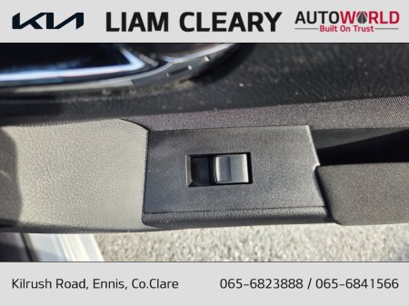 2015 Toyota Corolla - thumbnail 15