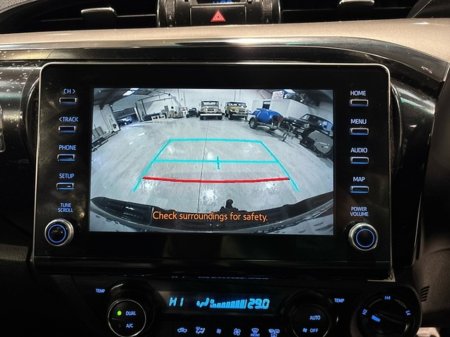 2024 Toyota Hilux - thumbnail 13