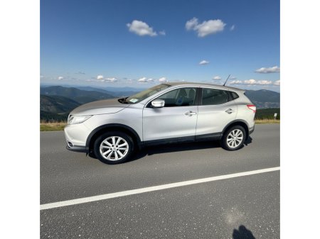2015 Nissan Qashqai 1.5 DSL SV €7,888 thumbnail