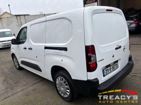 2021 Opel Combo LWB TWIN SLIDE DOORS LOW MILEAGE €12154.47+VAT=€14950 €12,154 thumbnail