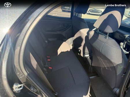 2023 Toyota Yaris - photo 13