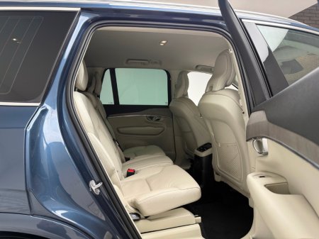 2022 Volvo XC90 CORE T8 RECHARGE AWD *7 SEATER* €49,990 thumbnail