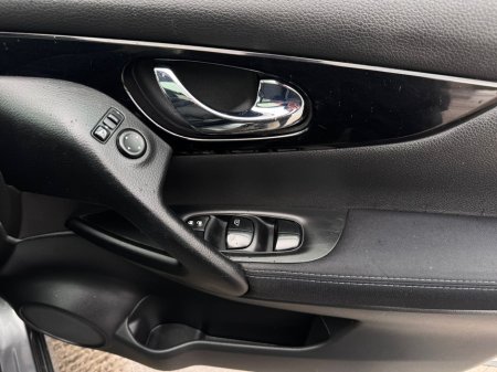 2015 Nissan Qashqai 1.2 DIG-T 115PS 5DR N-TEC+ €8,750 thumbnail