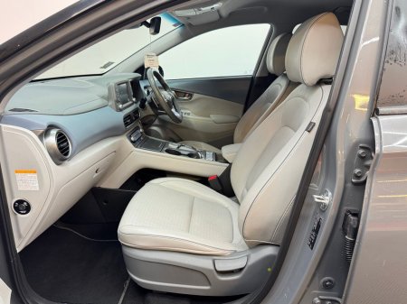 2019 Hyundai Kona Kona EV 64 kWh €17,995 thumbnail