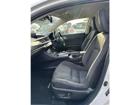 2019 Lexus CT 200 h - thumbnail 14