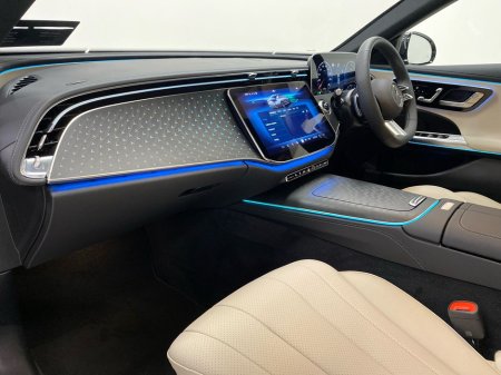 2025 Mercedes-Benz E Class - thumbnail 6