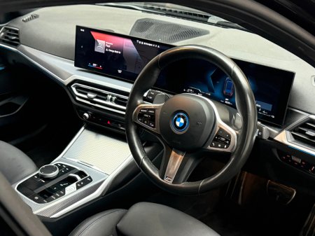 2024 BMW 3 Series - thumbnail 10