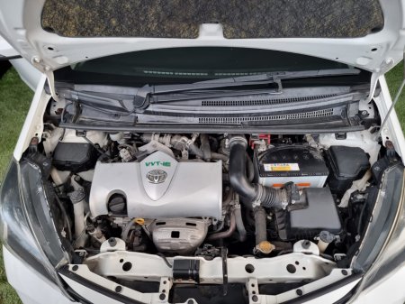 2014 Toyota Vitz - thumbnail 8