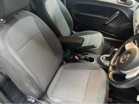 2013 Volkswagen Beetle - thumbnail 10