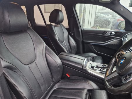 2021 BMW X5 xDrive45e M Sport €47,950 thumbnail