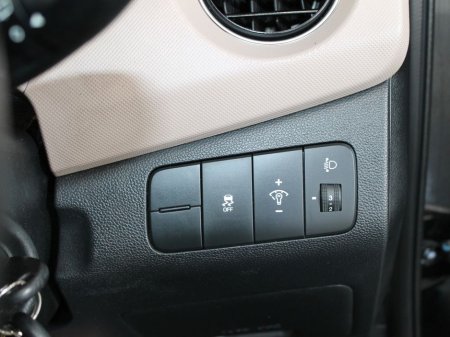 2016 Hyundai i10 - thumbnail 21