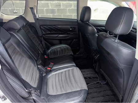 2019 Mitsubishi Outlander - thumbnail 10