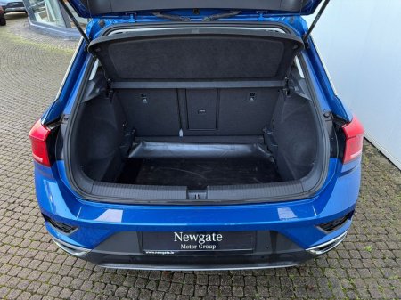 2022 Volkswagen T-Roc Design 1.0 TSI M6F 110HP 5DR €25,950 thumbnail