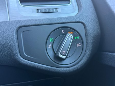 2017 Volkswagen Golf 1.2 TSI COMFORTLINE AUTO €17,450 thumbnail