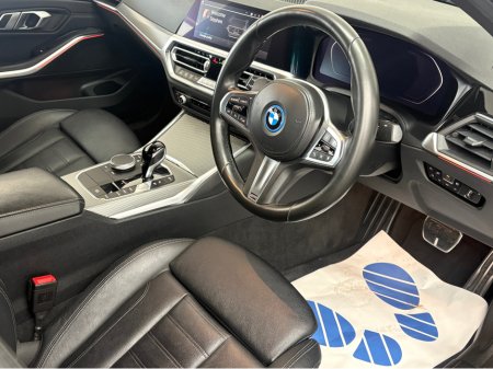 2021 BMW 3 Series - thumbnail 2