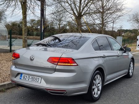 2016 Volkswagen Passat - thumbnail 2