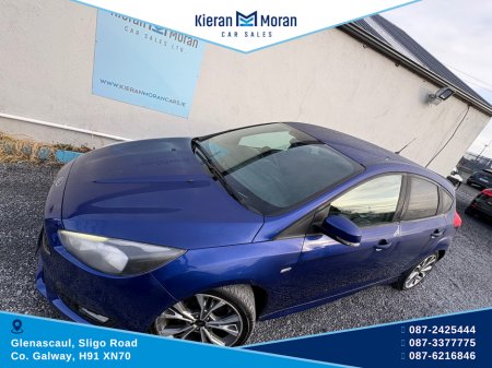 2017 Ford Focus - thumbnail 3