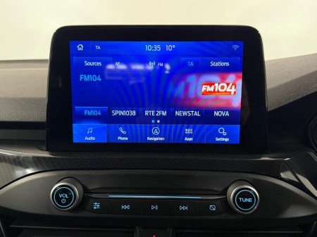 2021 Ford Focus - thumbnail 24