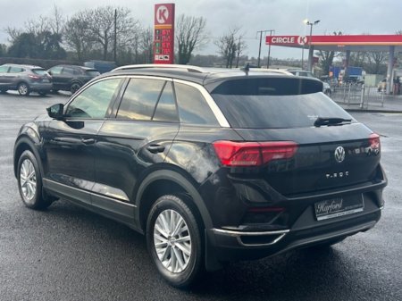 2019 Volkswagen T-Roc 1.0 TSI 115bhp Design €18,495 thumbnail