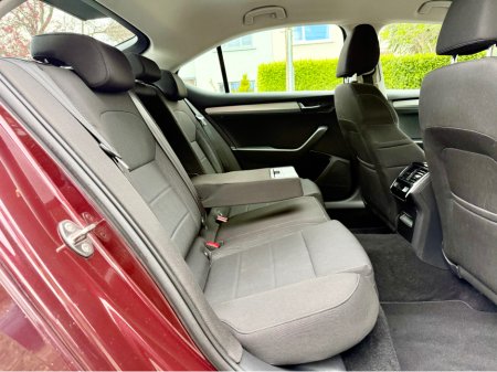 2016 Skoda Superb - thumbnail 19