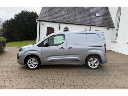 2024 Opel Combo SPORT L1H1-1.5 100PS D-6SP NO VAT! €23,450 thumbnail