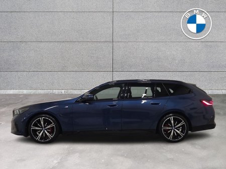 2025 BMW 5 Series - view 3