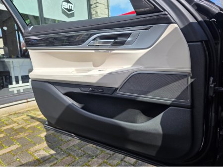 2022 BMW 7 Series - thumbnail 31