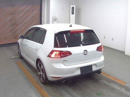2016 Volkswagen Golf - photo 2