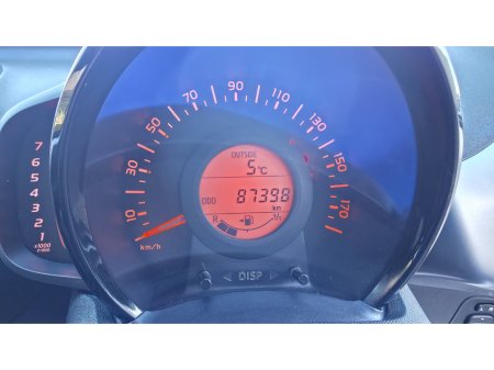 2015 Toyota Aygo - thumbnail 12