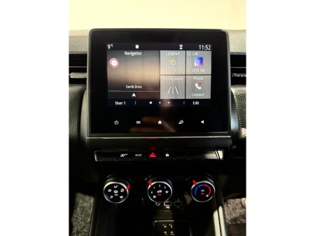 2020 Renault Clio 1.0 ICONIC TCE 100PS 5DR €12,990 thumbnail