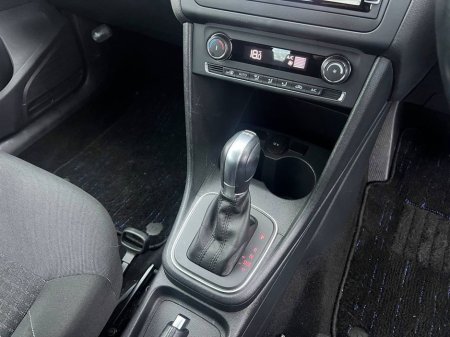 2017 Volkswagen Polo COMFORTLINE 1.2 TSI // 15" ALLOYS // REVERSE CAMERA // DIGITAL CLIMATE CONTROL €13,900 thumbnail