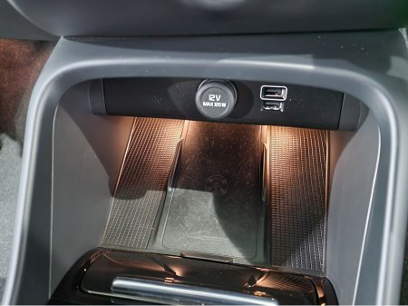 2023 Volvo XC40 T4 PLUS DARK RECHARGE AUTOMATIC **ONE OWNER / APPLE CARPLAY / CRUISE CONTROL / ELECTRIC BOOTLID / HEATED FRONT & REAR SEATS / HEATED STEERING WHEEL / 360 DEGREE CAMERA / WIRELESS PHONE CHARGING** €38,900 thumbnail