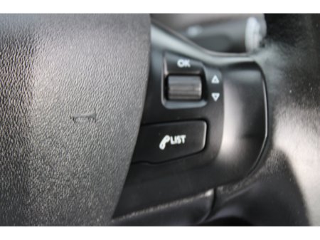 2018 Peugeot 2008 - thumbnail 18