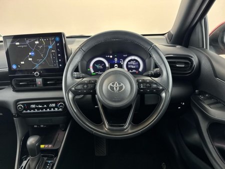 2024 Toyota Yaris HYBRID PLATINUM *TOP SPEC* €28,950 thumbnail