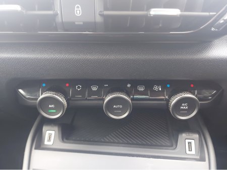 2021 Citroen C4 FEEL PACK BLUEHDI 110 4DR €22,950 thumbnail